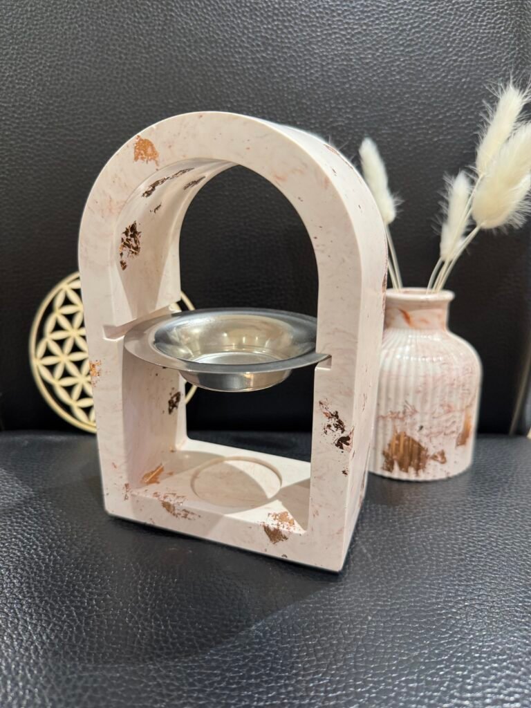 Brûle-parfum marbré avec dorure en Jesmonite – création artisanale fabriquée à la main en Lorraine.