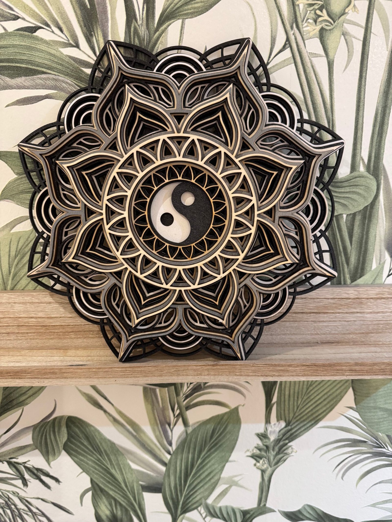 Mandala Yin Yang décoratif fait main, création artisanale française