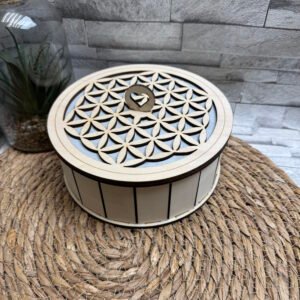 Boîte à bijoux en bois artisanale avec motif fleur de vie découpé